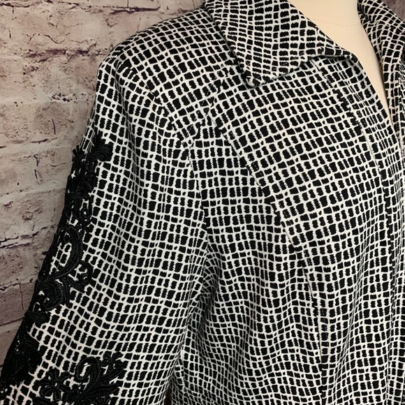 Chico’s Black Geometric Appliqué Full Zipper Lined Jacket - Picture 4 of 16